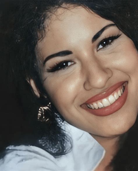 Debunking Selena’s Rumors : r/SelenaQuintanilla